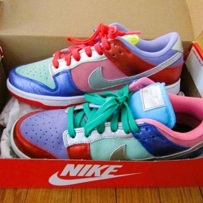 Never worn Nike Dunk Low Sunset Pulse sneakers