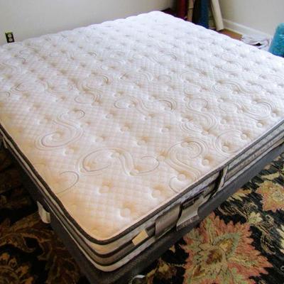 King Serta iSeries hybrid mattress