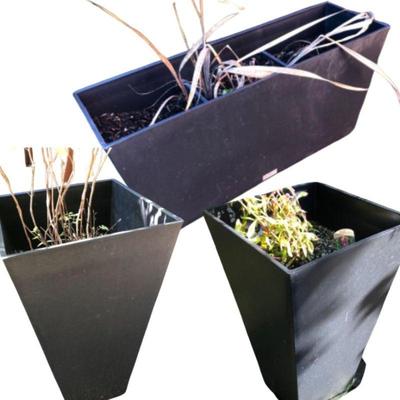 118 threeveradekplasticplantholders