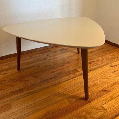 50 triangleshapemidcenturystylecontemporarytable