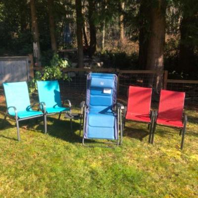 56 fourstackingoutdoorchairs onerecliner