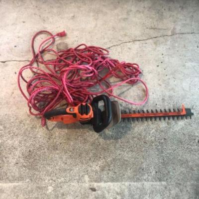 145 blackdecker20hedgetrimmerandlongextensioncord