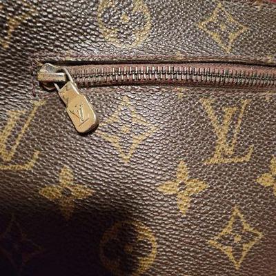 Vintage Louis Vuitton should bag