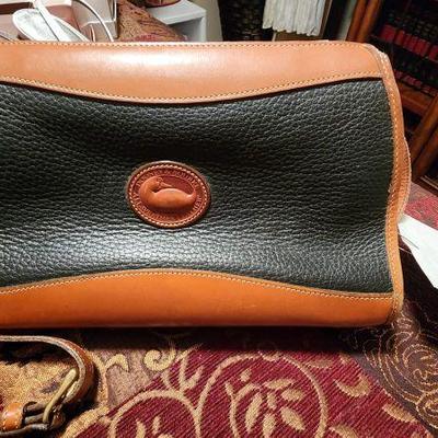 Vintage Dooney Bourke Shoulder Bag with zipper top (2 of 2)