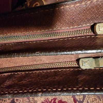 Vintage Louis Vuitton should bag