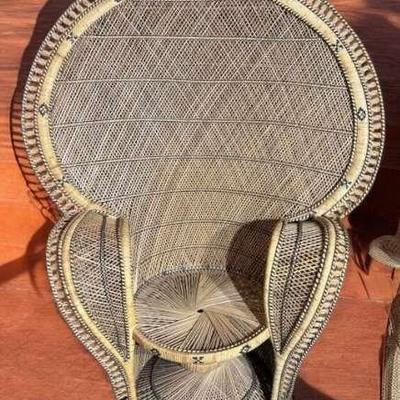 Rattan cobra peacock chair