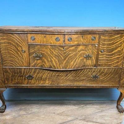 Antique oak serpentine front dresser