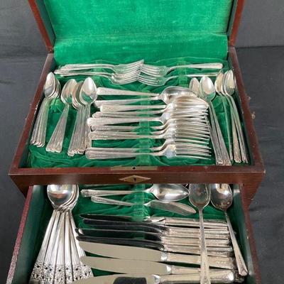 Vintage community silver plated flatware set in wooden case