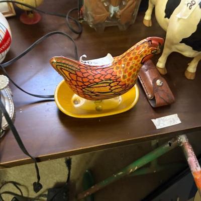 Chicken laid egg 