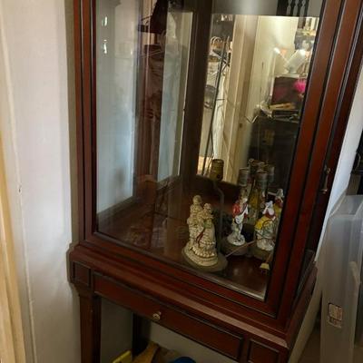 Display cabinet on stand mahogany 40 dollar