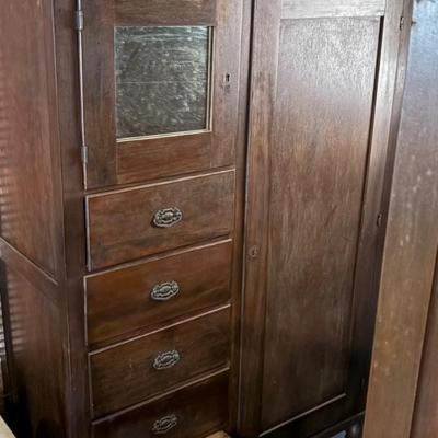 Wardrobe 