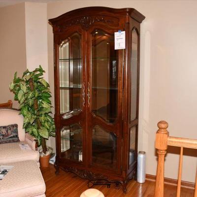 825 hallway