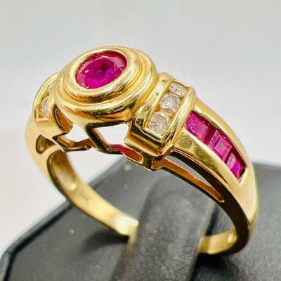 14K Gold Ring with Diamond Accents Size 7.75
