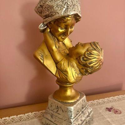 Vintage Jaru Statue
