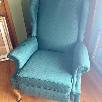 Wingback Recliner
