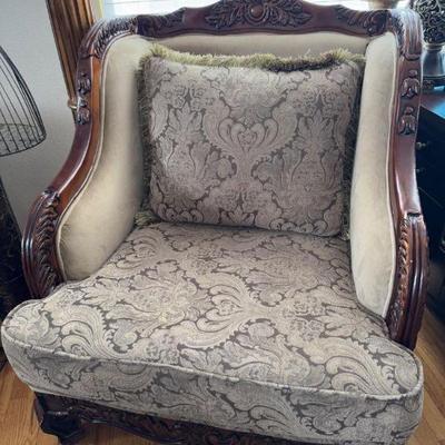 Antique-Style Carved Wood Armchair – Floral Upholstery & Plush Cushion	