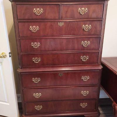 Dresser