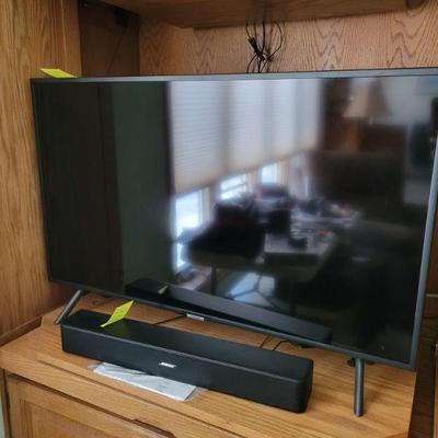 Bose Soundbar and Flatscreen 
