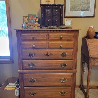 Dresser