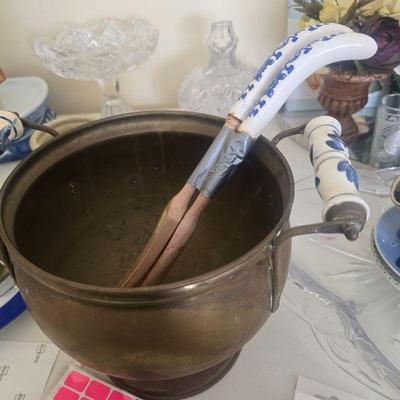 Brass bucket delft handles