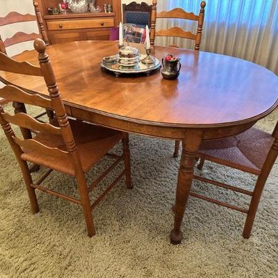 Ethan Allen Heirloom American table with two leaves six ladder back rush chairs 