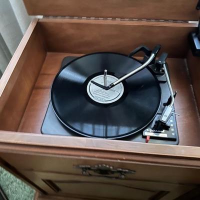 Turntable of cabinet stereo
