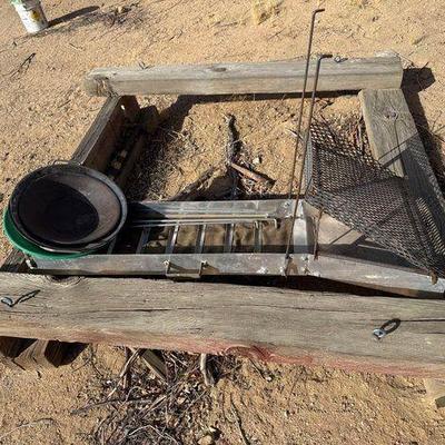 #5050 • Sifter and Gold Mining Pans
