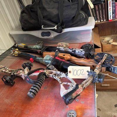 #1002 • Compact Bow, Bow, Arrows, Glove, Bowstring Wax, and Sight
