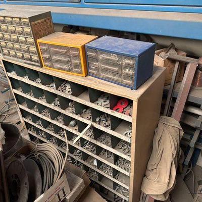 #1052 • Metal Bolt/Screw Organizer and Bins
