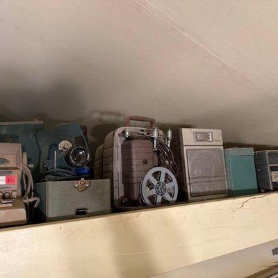 #3514 • Compco 800 Argus Projector Bell and Howell 8mm Projector Webcor record player Soundesign speaker
