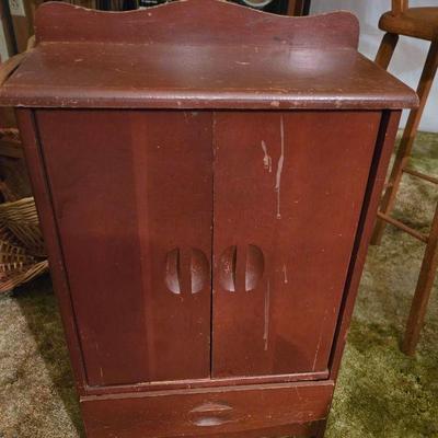 Small cabinet