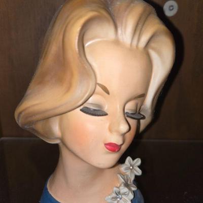 Head vase