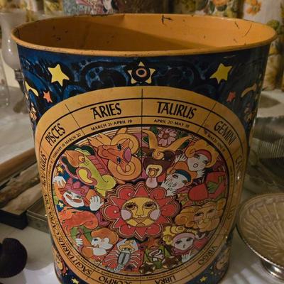Waste  can