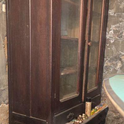 Step back cabinet