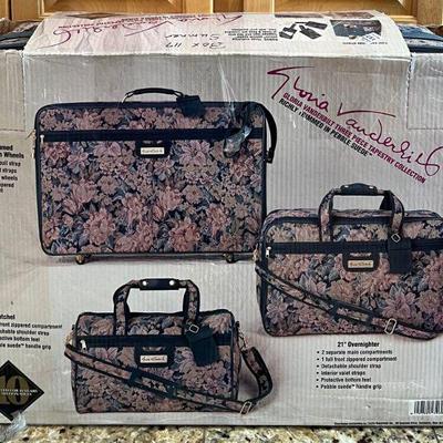 Vintage Gloria Vanderbilt 3 Piece Tapestry Collection Travel Set With Original Box