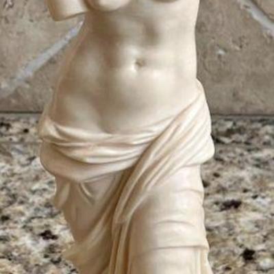 A. Santini Classic Figure Resin 11.5" Sculpture - Italy With Original Sticker 