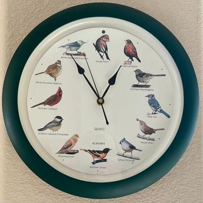 Quartz 1997 Battery Powered Bird 13.5" Wall Clock
