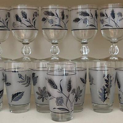 (12) Assorted MCM Libbey Silver Wheat And Floral Glasses 