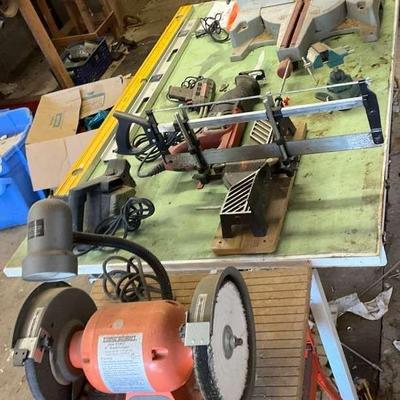 Woodworking power tools lot with tables