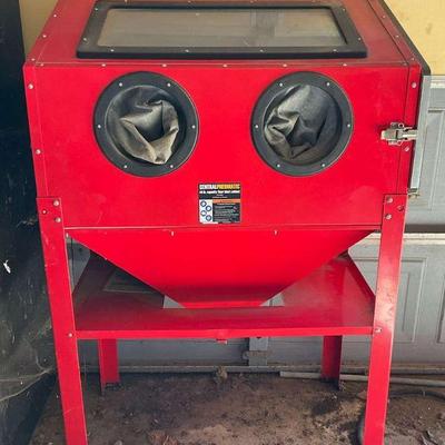 Central pneumatic 40 lb sandblast cabinet heavy duty abrasive blaster