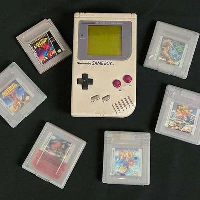 Nintendo game boy with game cartridge lot