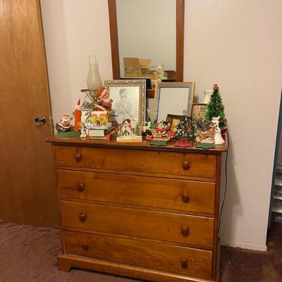 Dresser  maple with mirror 