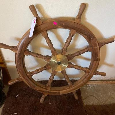 Spinning wheel decor 