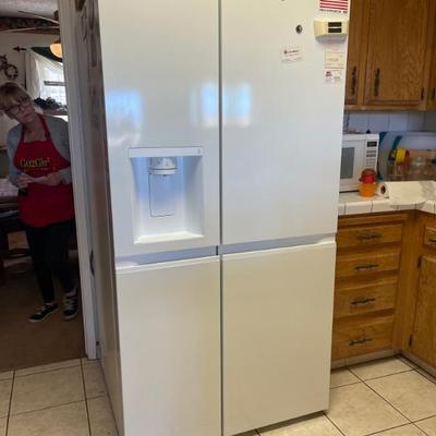 Fabulous fridge like new 