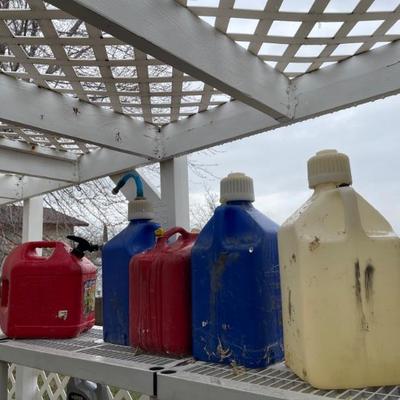Gas cans 