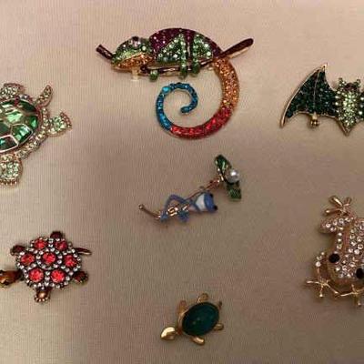 MMM064 Seven Animal Themed Costume Jewelry Brooches 