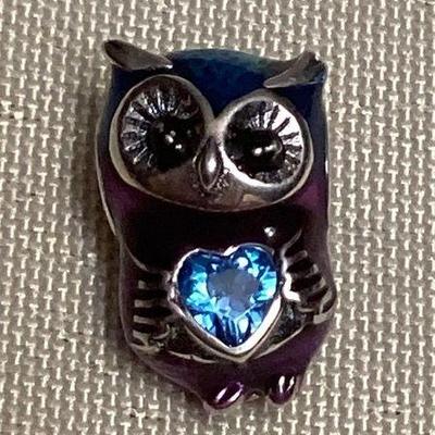 MMM053 Metal Enameled Owl Charm New
