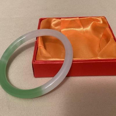 MMM172 Green & White Jade Bangle Bracelet New 