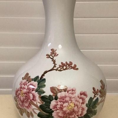 MMM039 Large Hand Painted Chinese Ceramic Vase