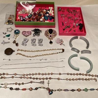 MMM089 Beads & Broken & Mis-Matched Costume Jewelry For Crafting 